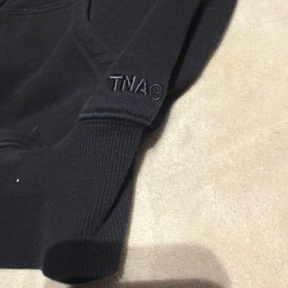 TNA (Aritzia) Cropped Boyfriend-Fit Zip Hoodie - Picture 4 of 4